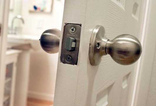 Как открыть дверь межкомнатной двери без ключа самому – metaldoors