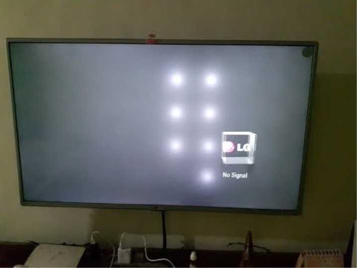 Цветные пятна на экране телевизора: причины появления, как устранить цветные пятна с экрана.