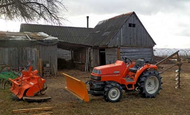 Особенности гусеничных мини-тракторов