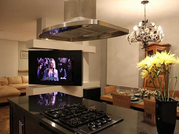 Телевизор на кухне: как выбрать, варианты размещения, советы.