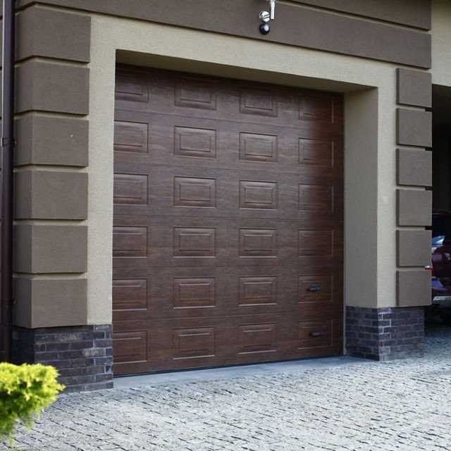 Гаражные ворота (85 фото): стандартные размеры универсальных металлических ворот для гаража, модели с пультом управления