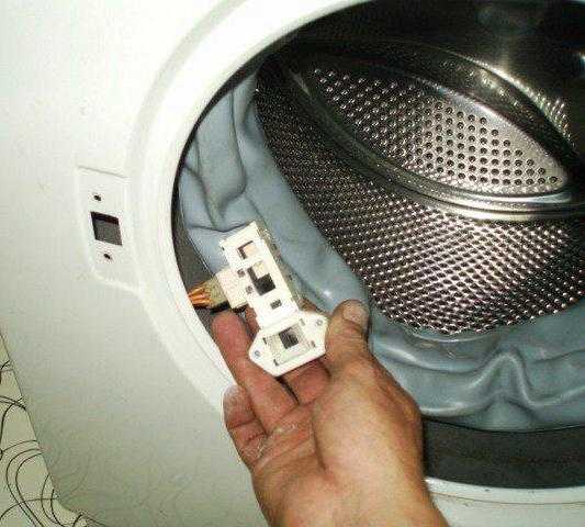Причины, почему стиральная машина не набирает воду и медленно заливается