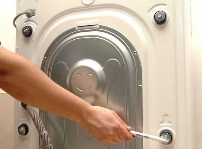 Почему шумит стиральная машина и как это исправить?