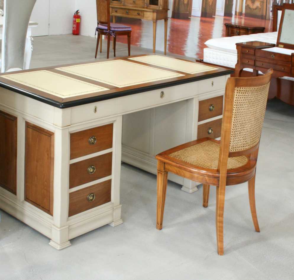 Классический письменный стол: дизайн изделий в стиле «классика» для дома производства италии, индонезии и других стран