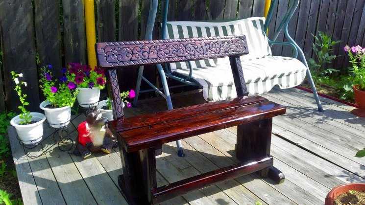 Чем и как покрасить скамейку? красивая покраска деревянной лавочки на улице, краска для садовой скамьи на даче
