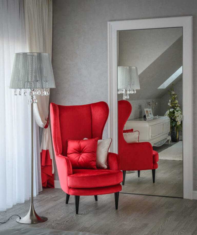 Кресло в интерьере: место для отдыха и прекрасная деталь декора