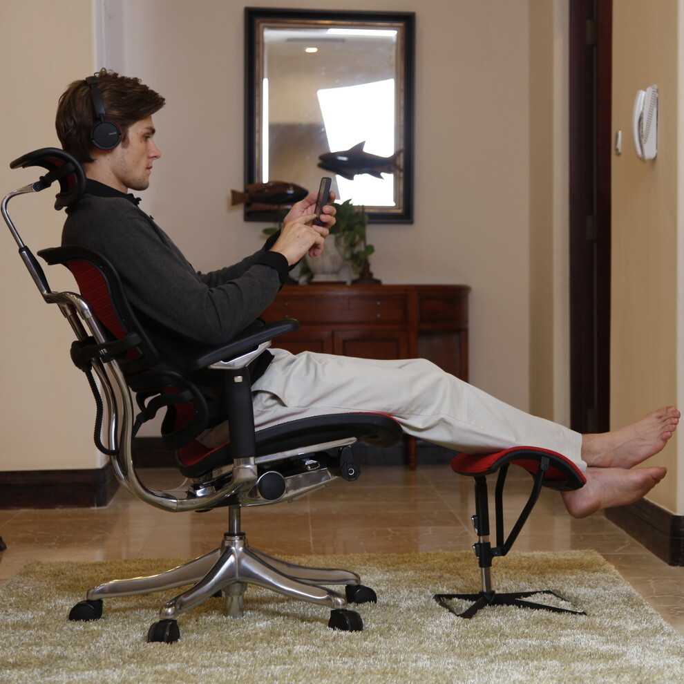 Правильное кресло. Кресло полулежа. Необычное рабочее кресло. Лежачее компьютерное кресло. Стул для сидения за компьютером.