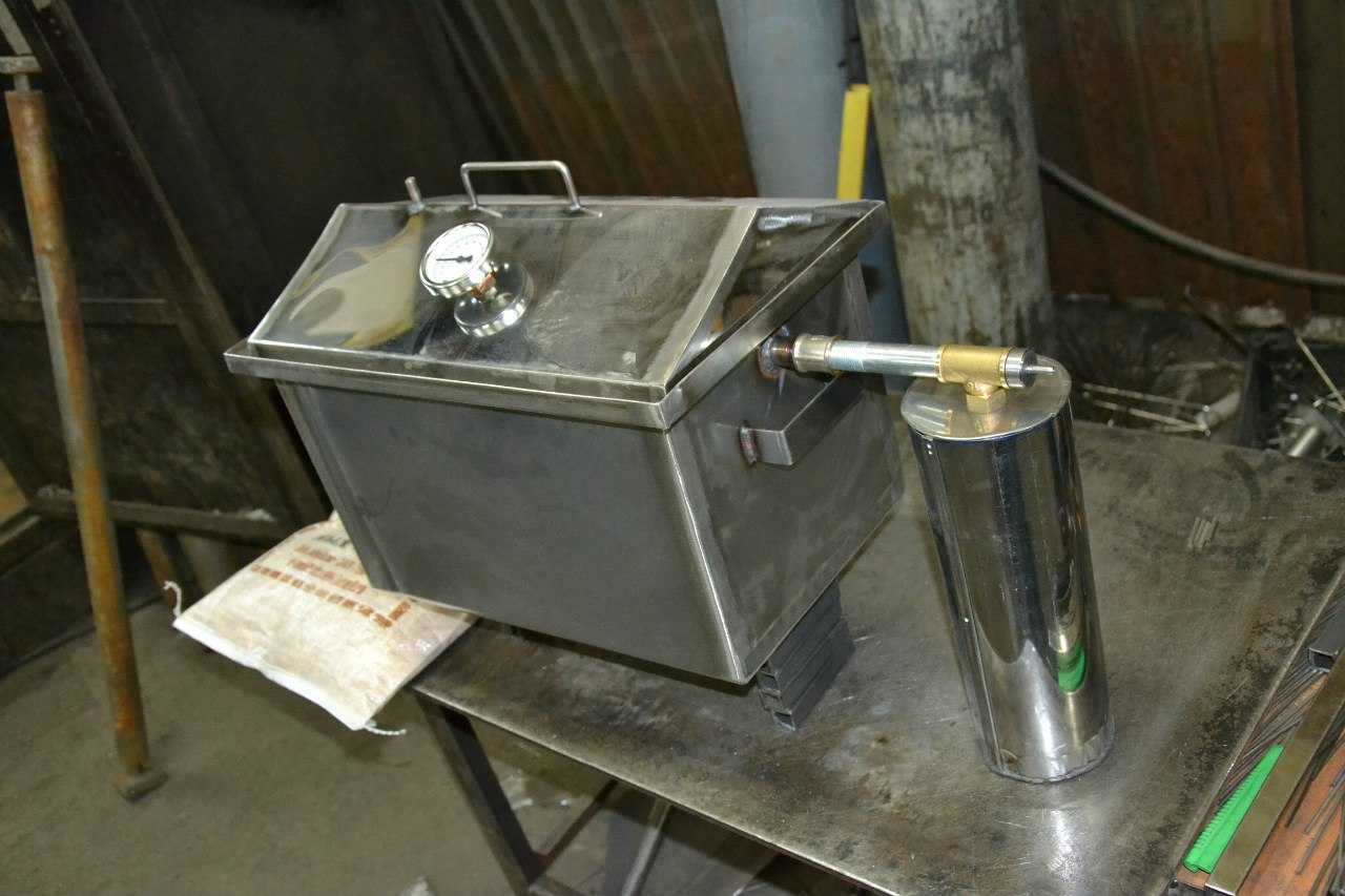 Дымогенератор для горячего копчения: устройство, принцип работы, как сделать