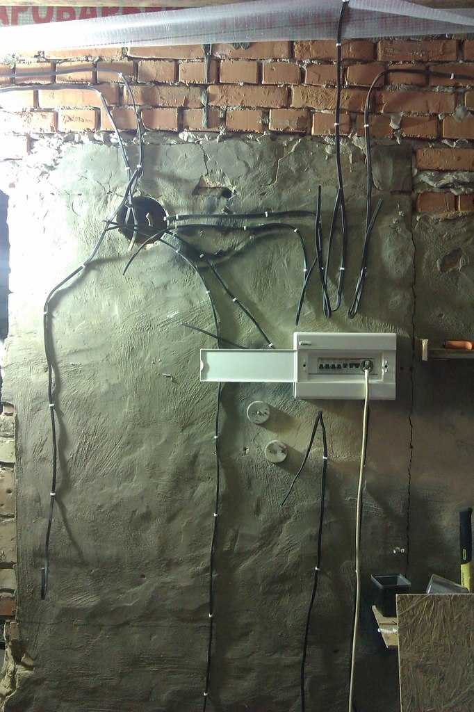 Электропроводка в гараже своими руками: схема, фото, пошаговая инструкция