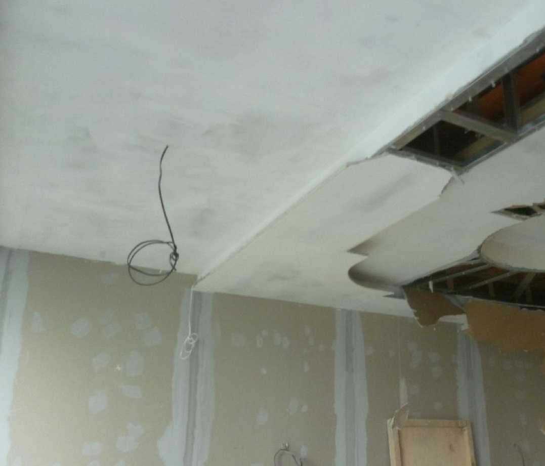 Как снять натяжной потолок своими руками: демонтаж самостоятельно - vodatyt.ru