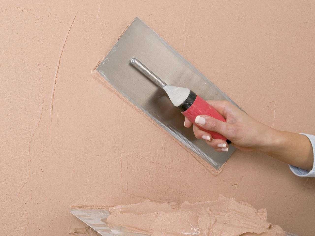 Шпаклевка потолка под покраску своими руками: выбор материалов и порядок работ