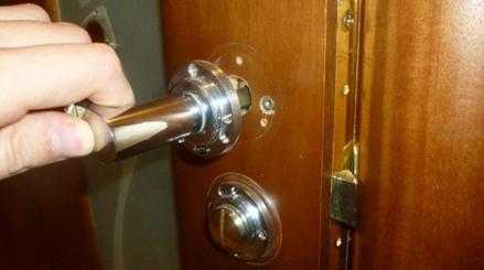 Как открыть дверь межкомнатной двери без ключа самому – metaldoors