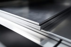 Из чего делать валы и шпиндели: почему квадрат нержавеющий выигрывает у обычного проката