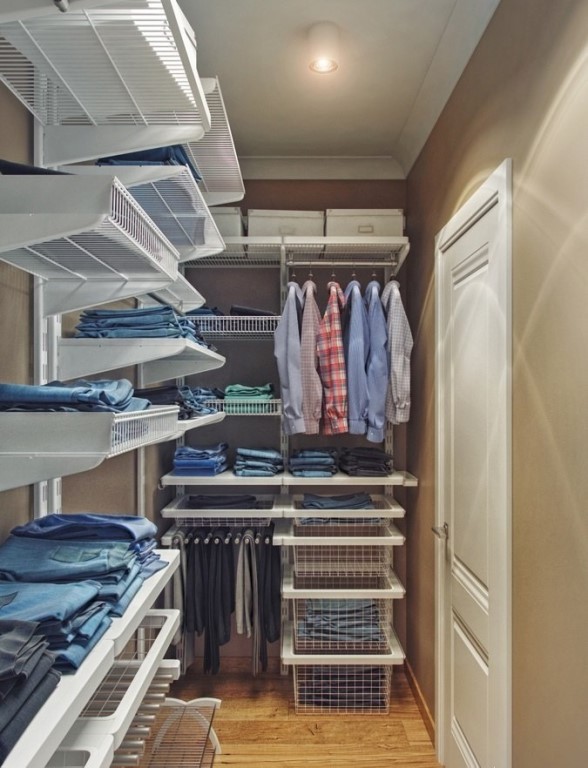 Стильная гардеробная комната своими руками из кладовки: 35 фото