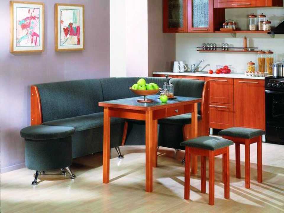 Маленький диван в интерьере кухни: основные виды и правила выбора дивана