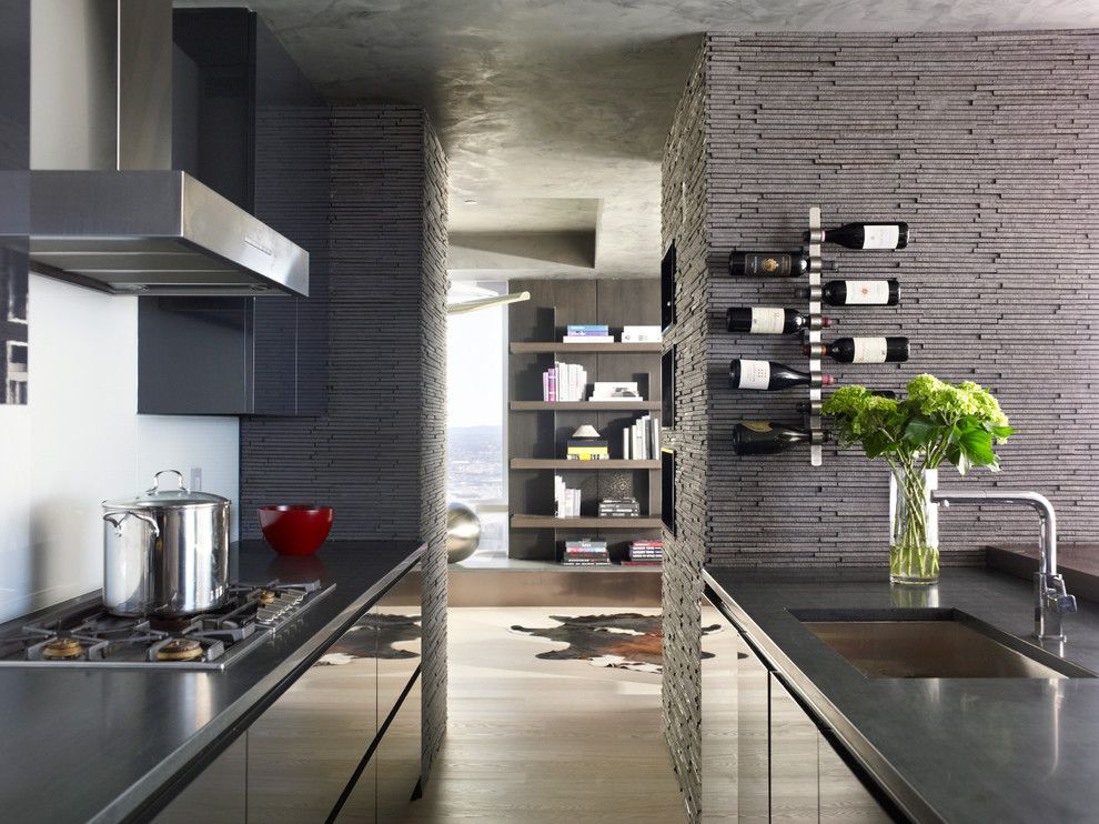 Чем лучше отделать стены на кухне: варианты современных материалов