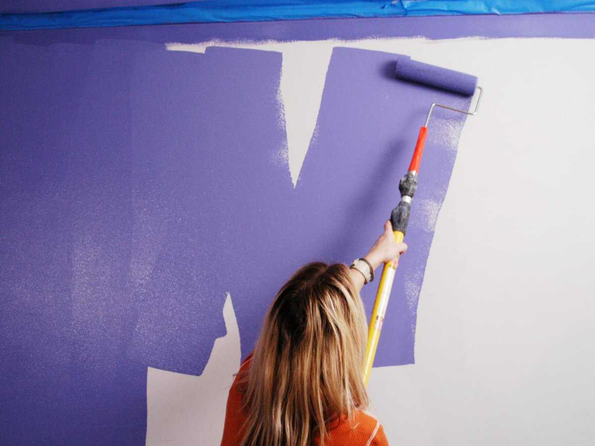 Покраска стен или обои? сравнение способов отделки