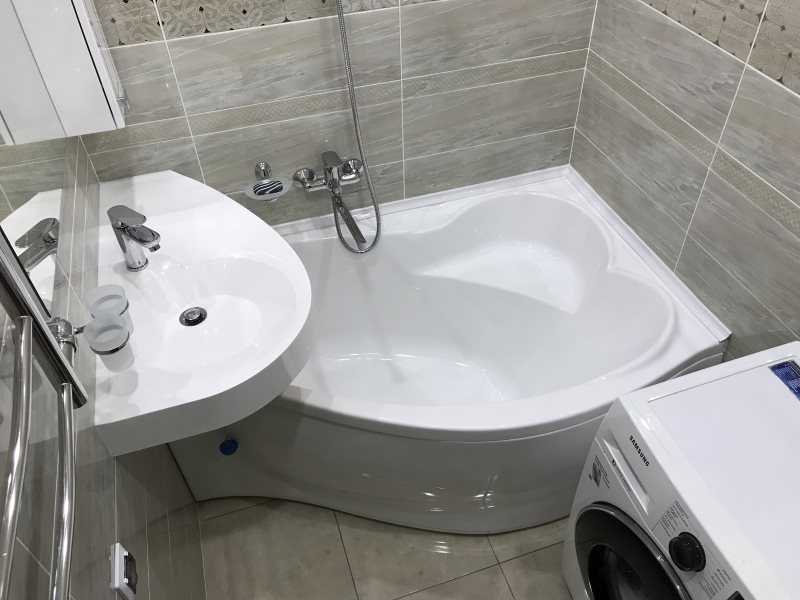 Угловые ванны в маленькой ванной (48 фото): размеры небольших угловых ванн, примеры в интерьере