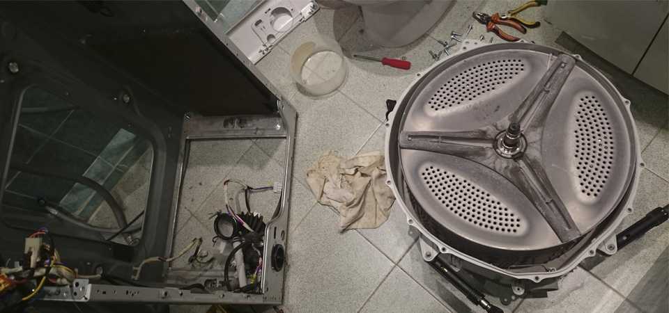 Как снять барабан со стиральной машины и разобрать?