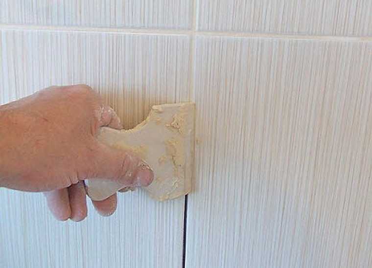 Затирка швов плитки в ванной и на кухне – как правильно затирать швы на кафельной плитке