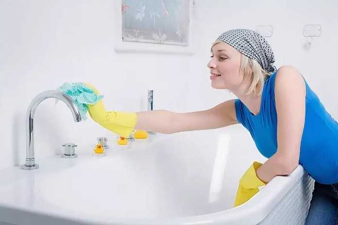 Современные и доисторические способы отмыть шторку в ванной