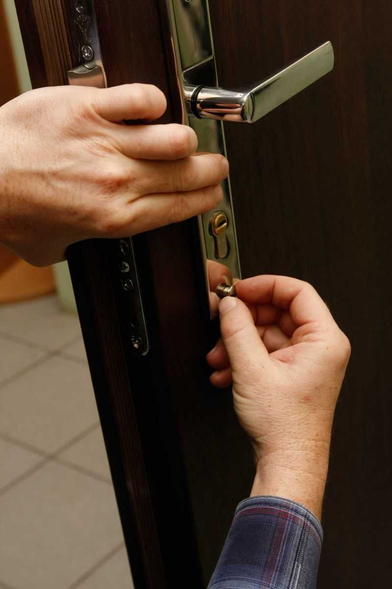 Как установить личинку замка входной двери своими руками - myprofnastil