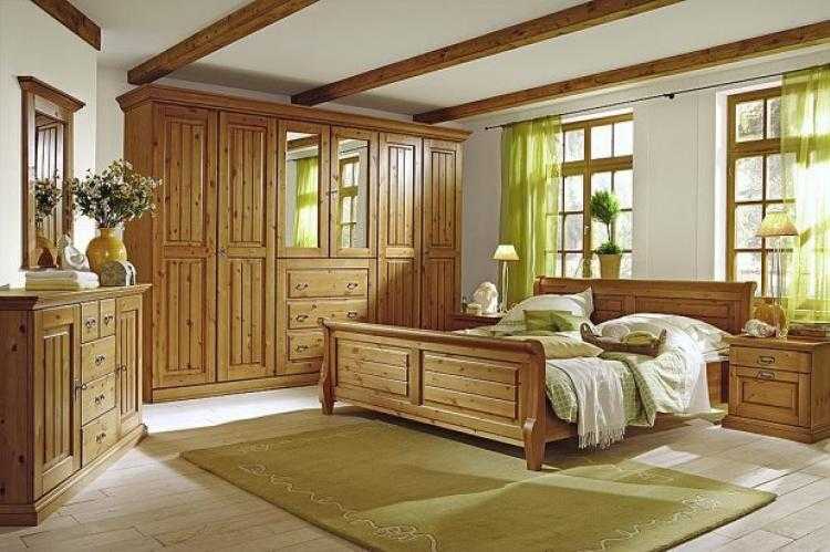 Мебель из сосны для дачи: садовые деревянные сосновые изделия, дачная неокрашенная кровать из массива