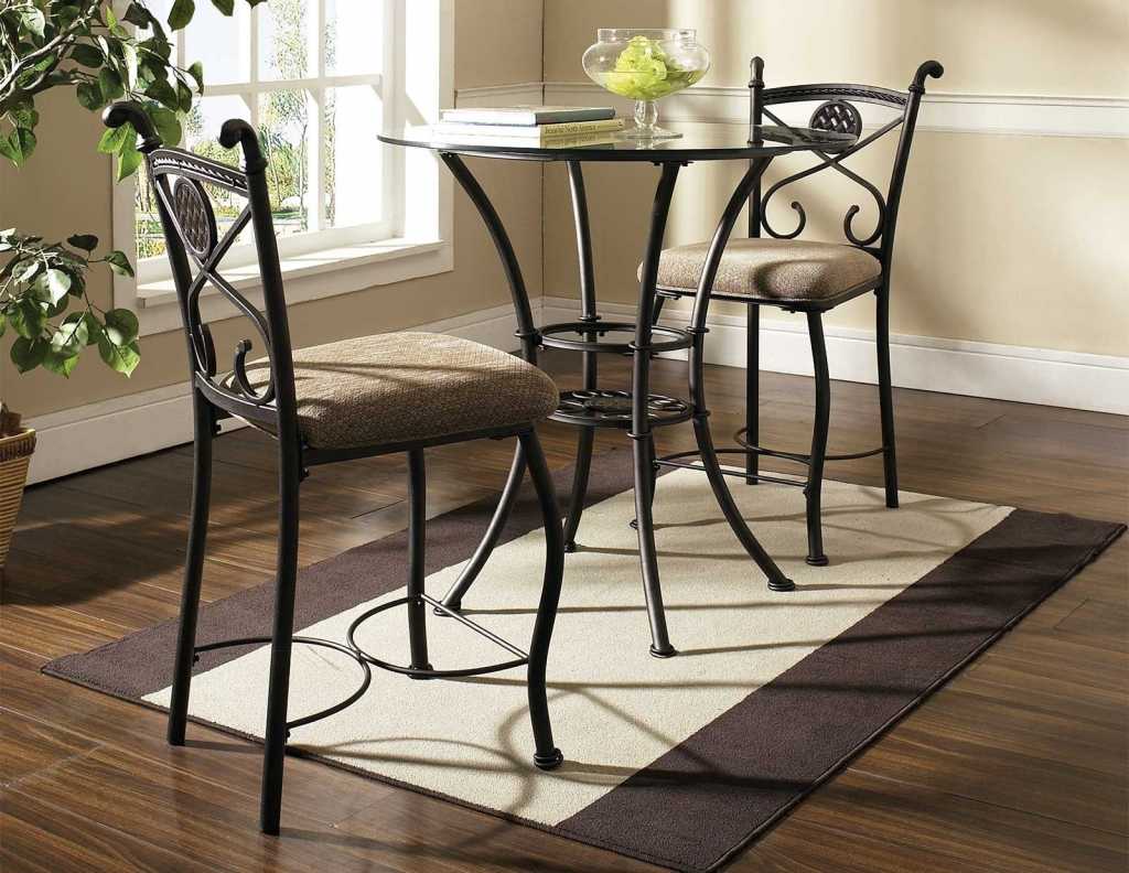 Кованые стулья (23 фото): красивые оригинальные конструкции из металла с подлокотниками для кухни, варианты в интерьере