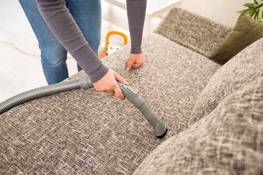 Как почистить диван от засаленности в домашних условиях? чем отмыть диван из ткани от грязи и старой затертости? как очистить от засаленных пятен?