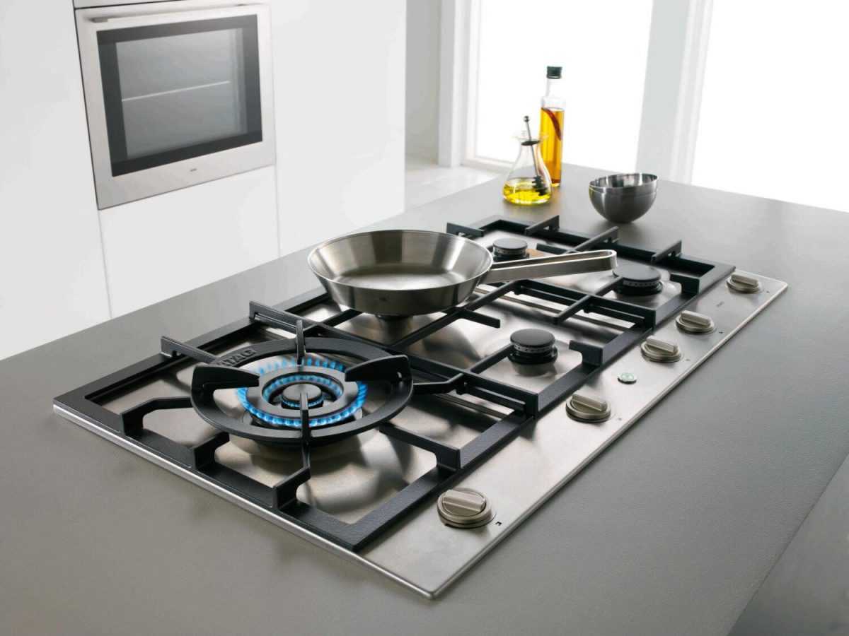Как правильно выбрать газовую плиту для кухни с хорошей духовкой: рекомендации специалистов