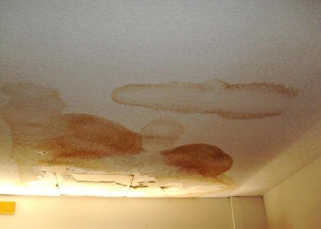 Самый дешевый способ ремонта потолка