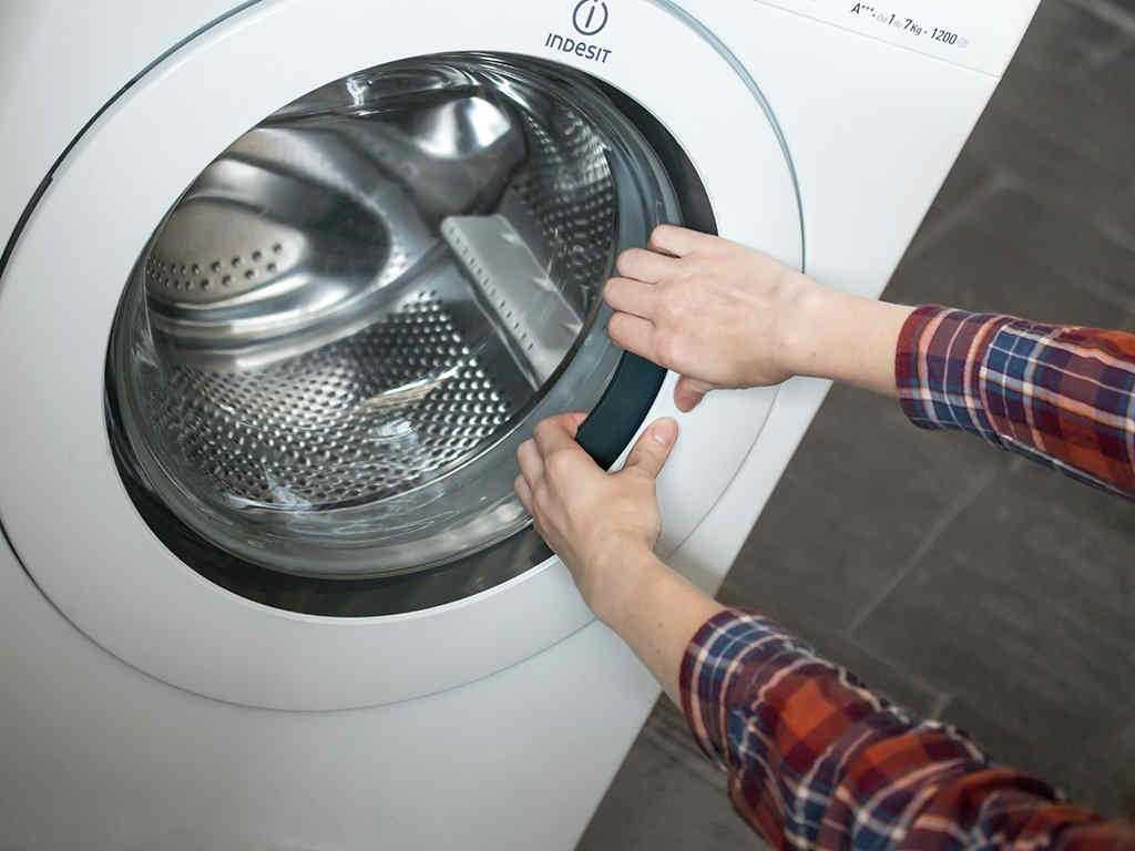 Как открыть дверцу стиральной машинки если она заблокирована?