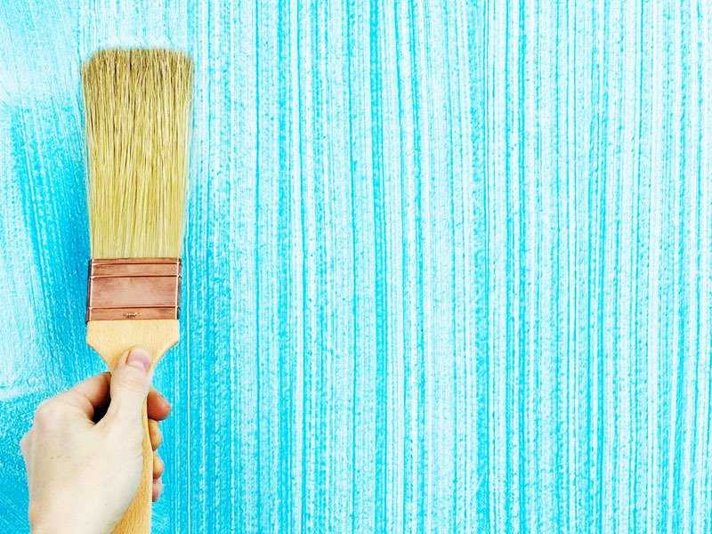 Особенности покраски стен водоэмульсионной краской — описание процесса с фото и видео