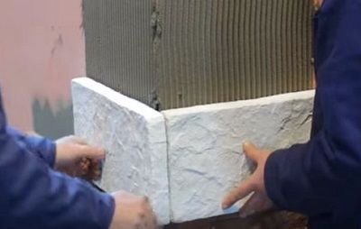 Технология облицовки фасада здания натуральным камнем