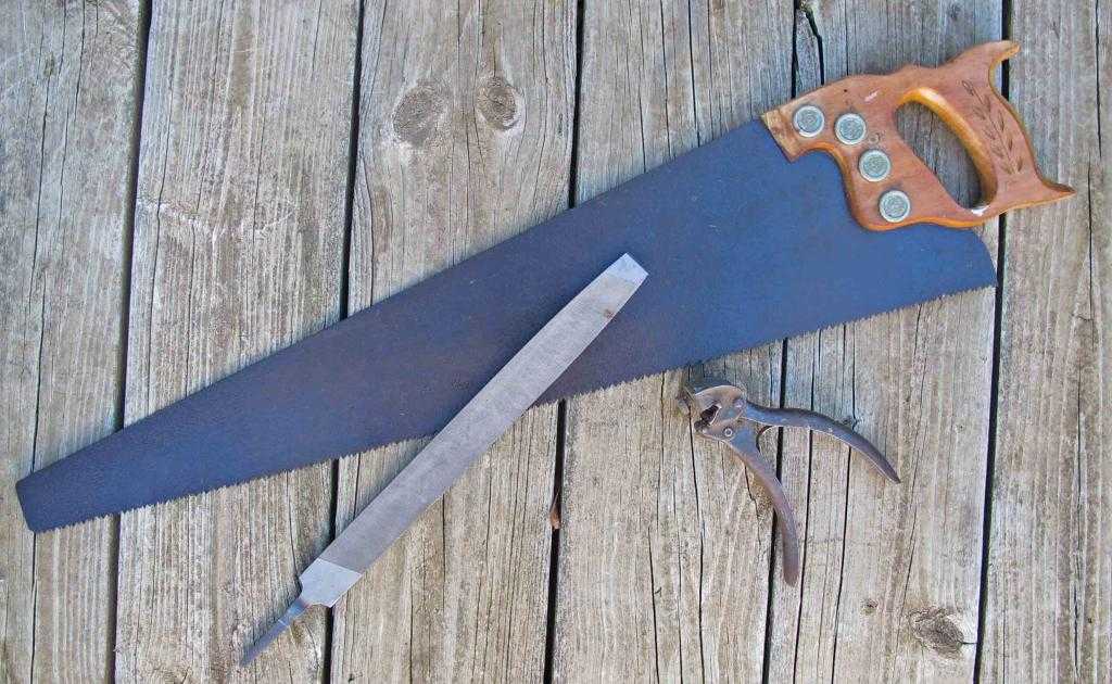 Как наточить ножовку в домашних условиях?