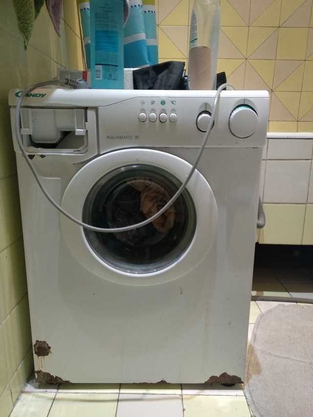 Почему при включении стиральной машины выбивает автомат