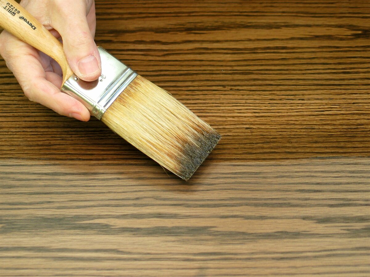 Как выбрать краску для деревянной садовой мебели