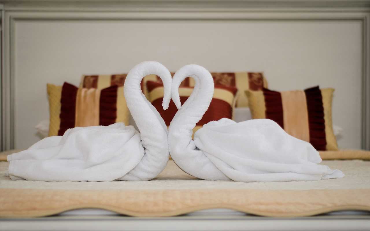 Как сделать лебедя из полотенца: пошаговая инструкция | категория статей на тему полотенца