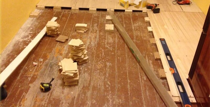 Как выровнять деревянный пол фанерой своими руками: 4 метода на выбор