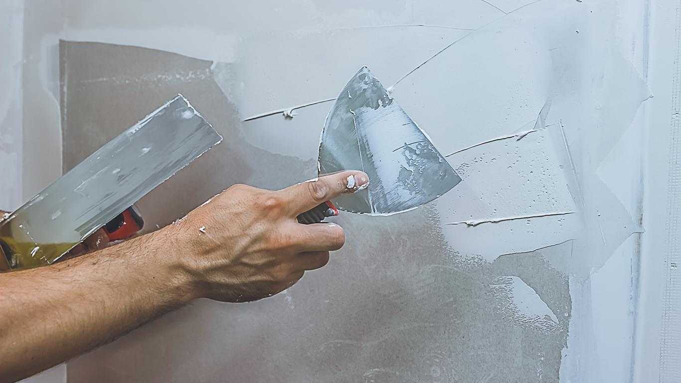 Как правильно шпаклевать стены под покраску: пошаговая инструкция