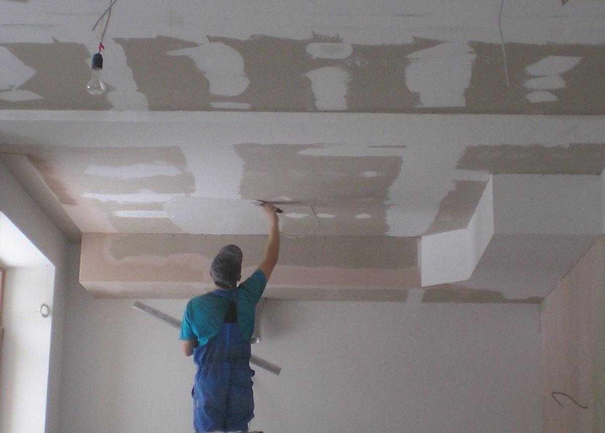Как правильно зашпаклевать потолок из гипсокартона