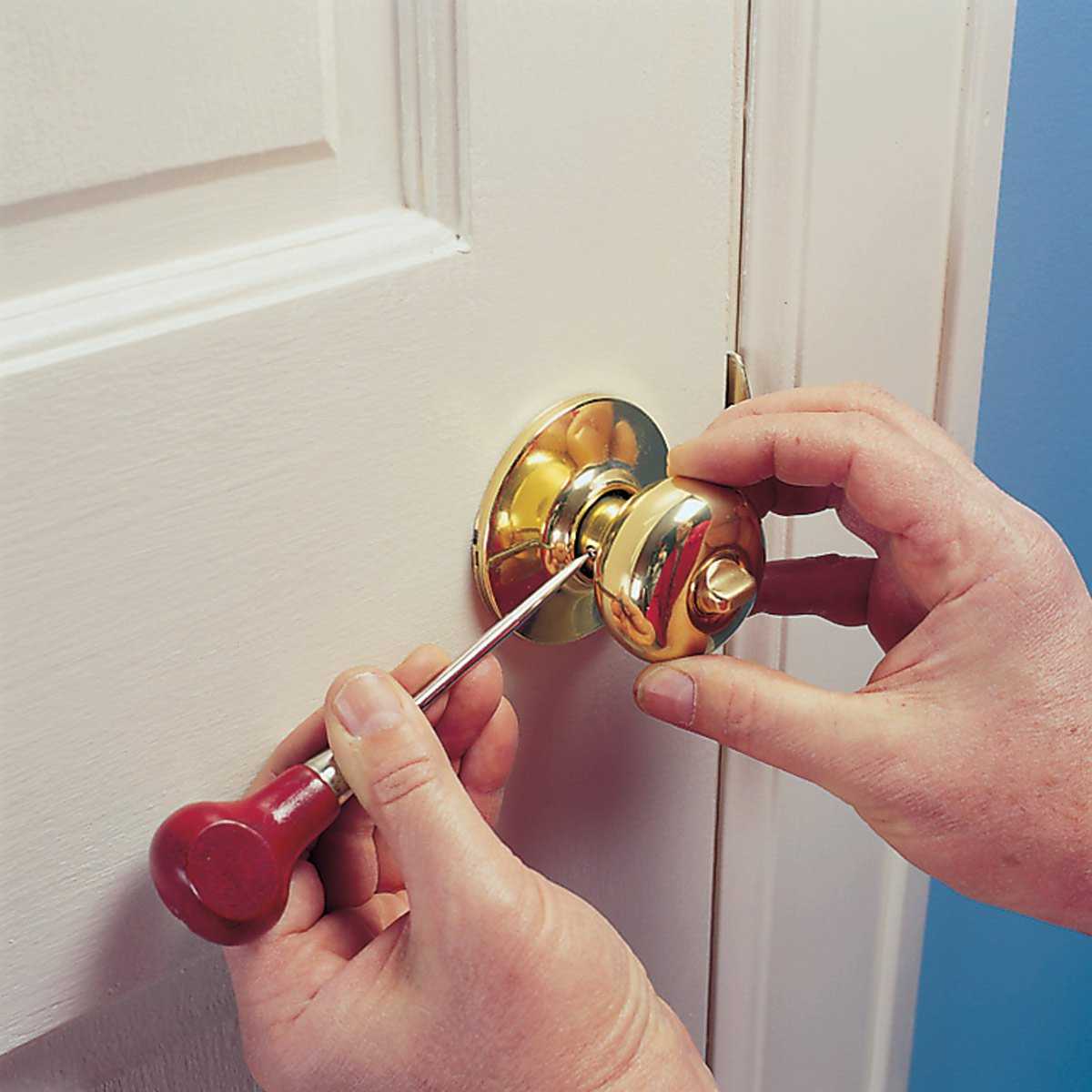 Как разобрать дверную ручку межкомнатной двери: инструкция