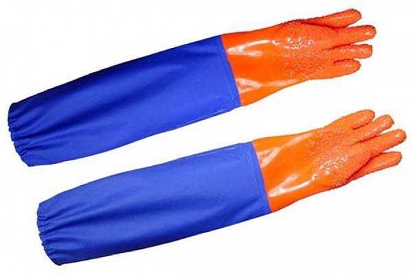Резиновые перчатки (23 фото): черные и синие модели из полимерного материала, утепленные длинные латексные перчатки и другие варианты