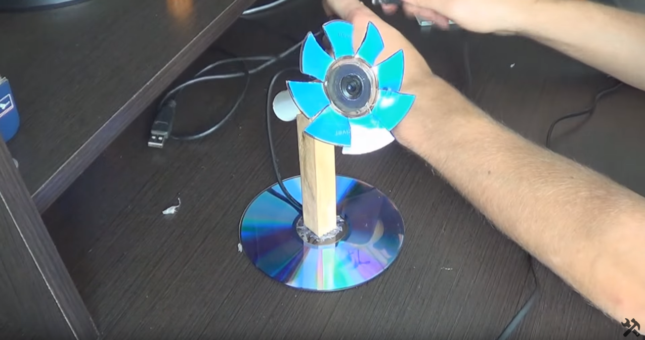 Как сделать usb вентилятор из подручных средств? usb-вентилятор: что это такое и как его сделать своими руками? как сделать usb вентилятор своими руками используя моторчик.