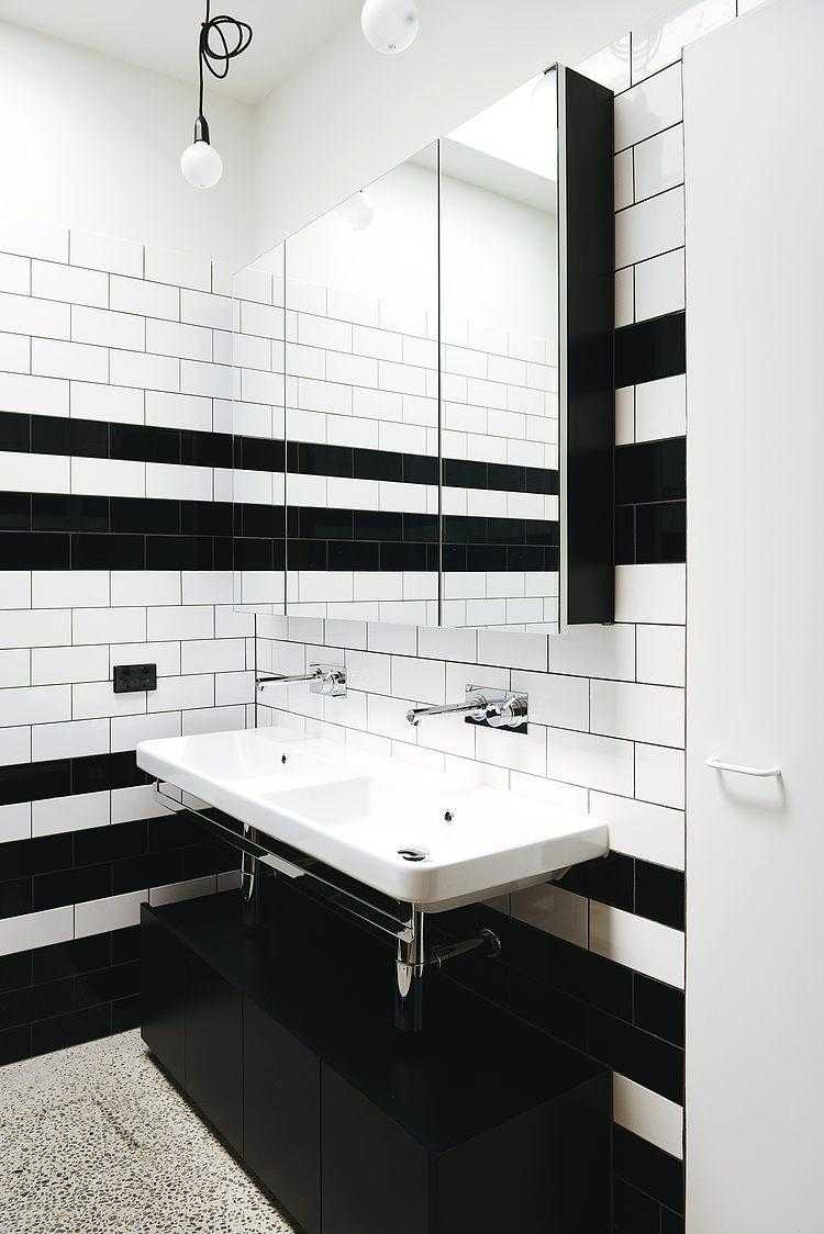 Сочетание плитки в ванной комнате: как скомбинировать разные цвета и фактуры для гармоничного интерьера