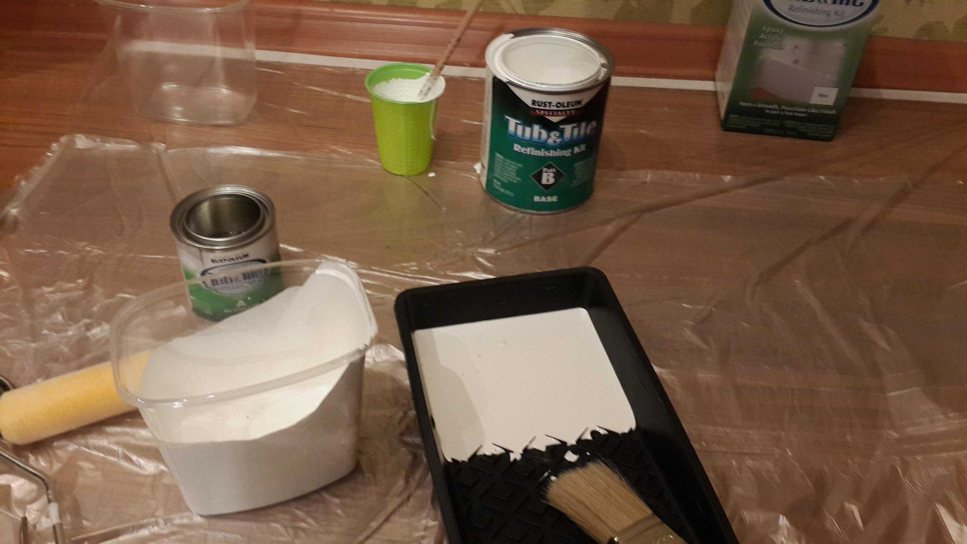 Как покрасить потолок водоэмульсионной краской после побелки?