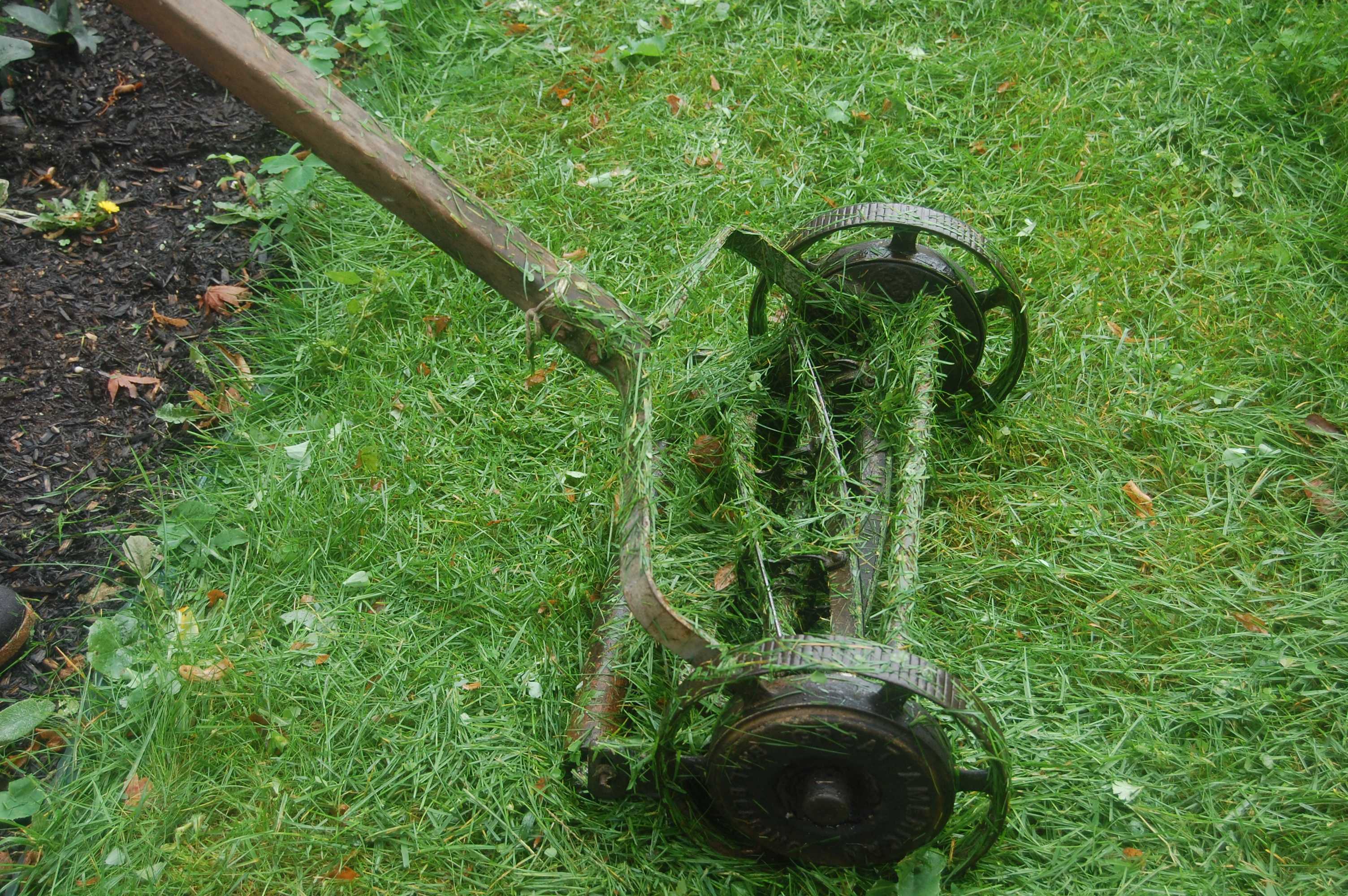 Самодельные газонокосилки — учимся создавать из разных инструментов и основ