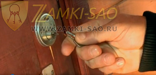 Что делать когда сломался ключ в замке двери?