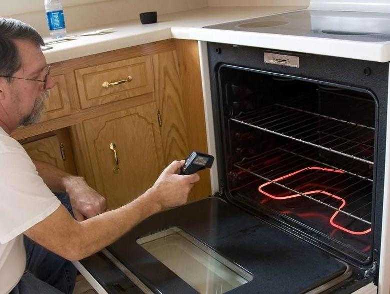 Как пользоваться электрической плитой? как включить духовку в электроплите? правила и инструкция по эксплуатации. можно ли ставить плиту рядом с холодильником?