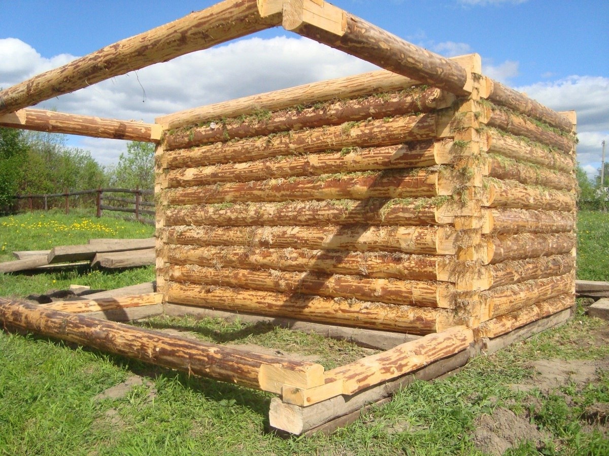 Из бруса или из бревна: как осуществить верный выбор